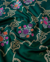 Load image into Gallery viewer, PRE-ORDER:Green Handwoven Pure Kataan Silk Kadhua Jangla Banarasi Saree
