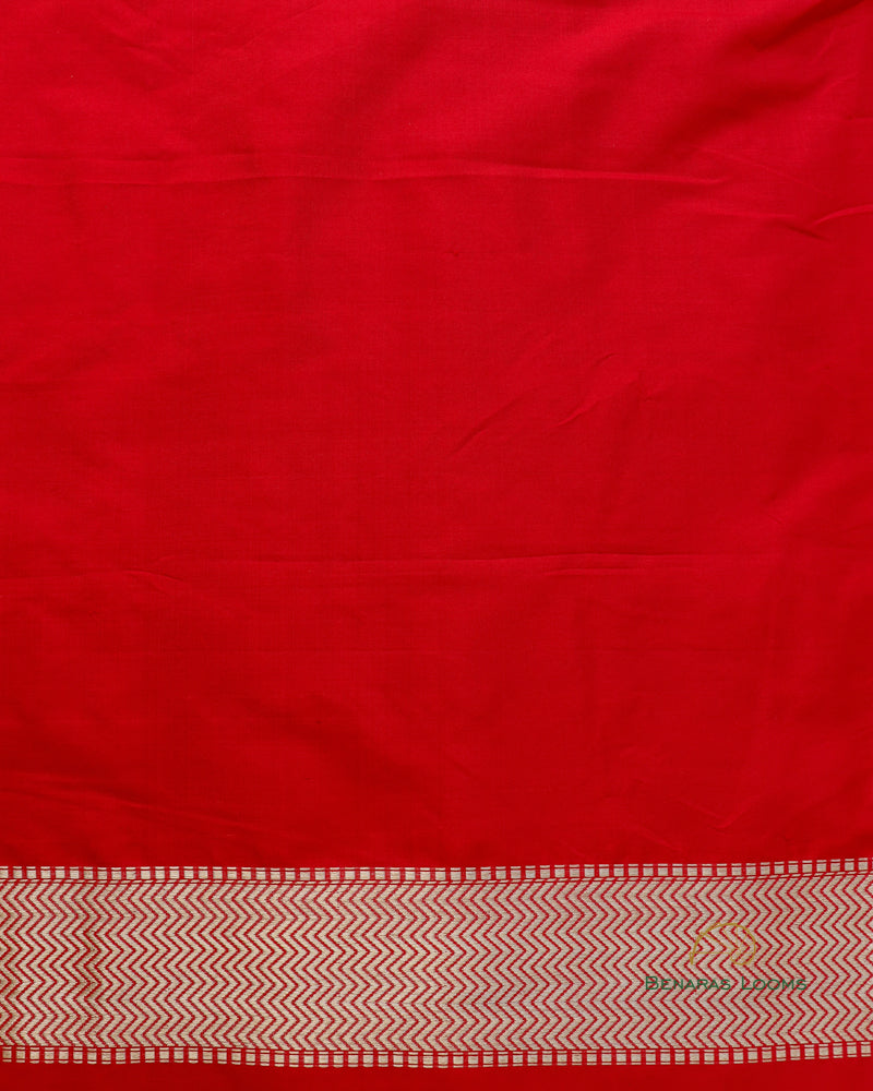 Red Handwoven Pure Kataan Silk Shikaargah Brocade Jaal Benarasi Saree.