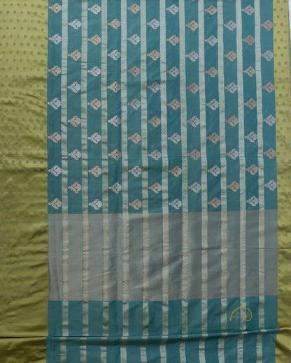 Teal Blue Handwoven Pure Kataan Silk Kadhua Buti Benarasi Saree
